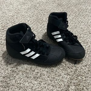 Kids size 11 adidas wrestling style shoe